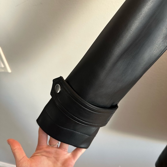 T TAHARI Black Faux Leather Jacket - Picture 4 of 10